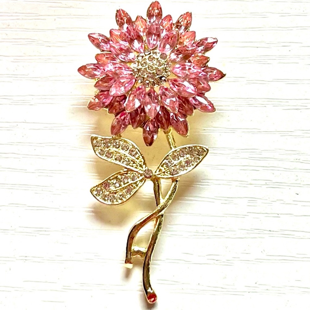 NEW Pink Crystal Flower Brooch – Elegant Rhinestone Floral Pin